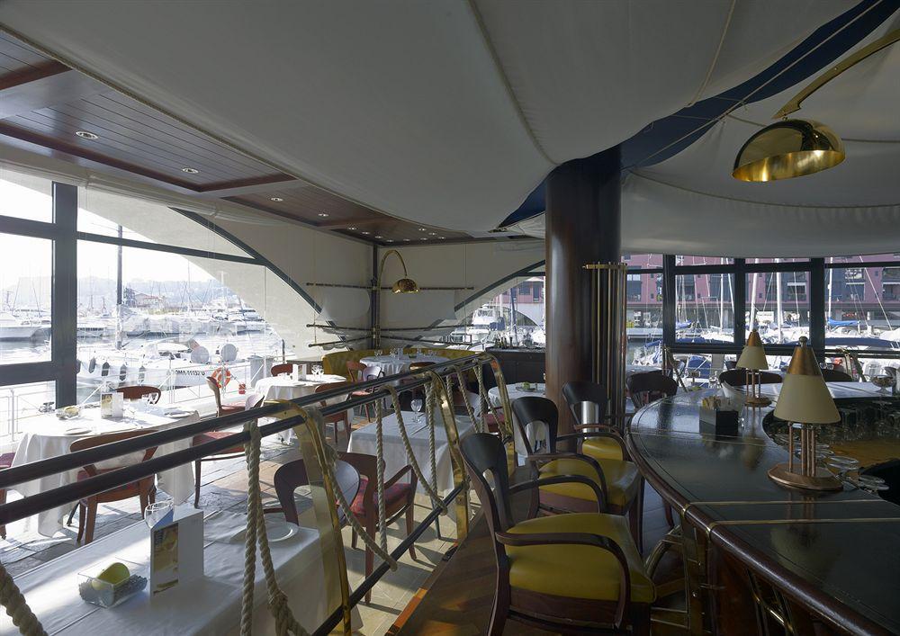 Nh Collection Genova Marina Otel Restoran fotoğraf